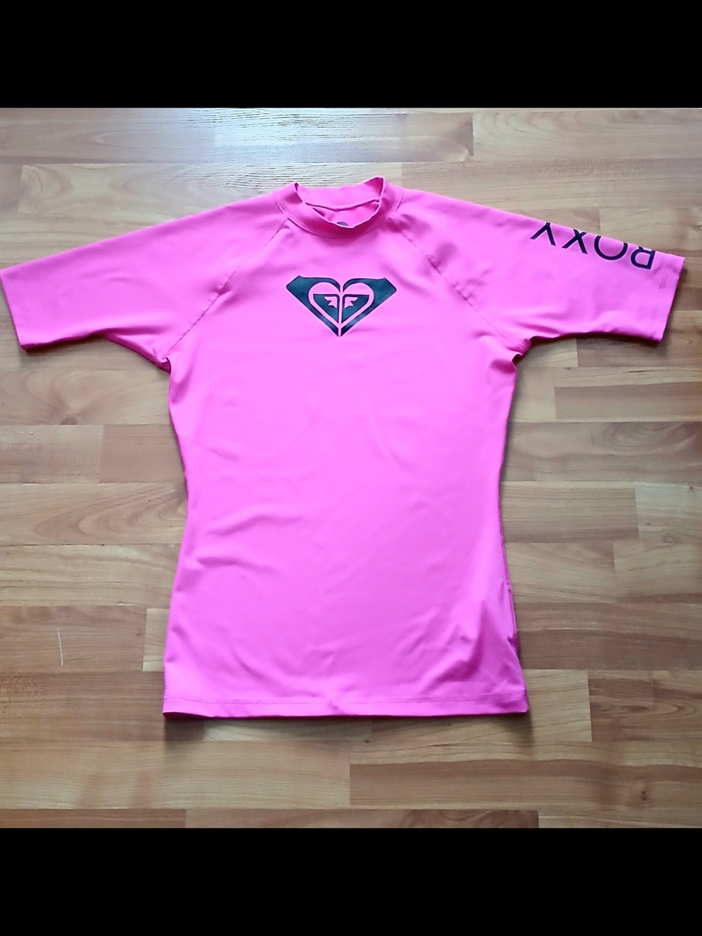 Roxy Hot Pink Short Sleeve Rash Guard Swim Shirt Crew Neck Logo Size M